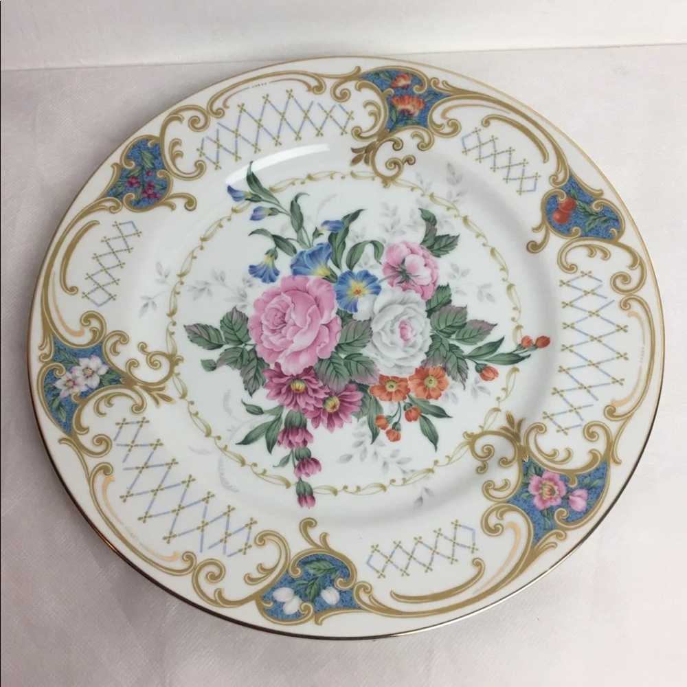 10.5 Cake Plate/Server - Picture 2 of 6